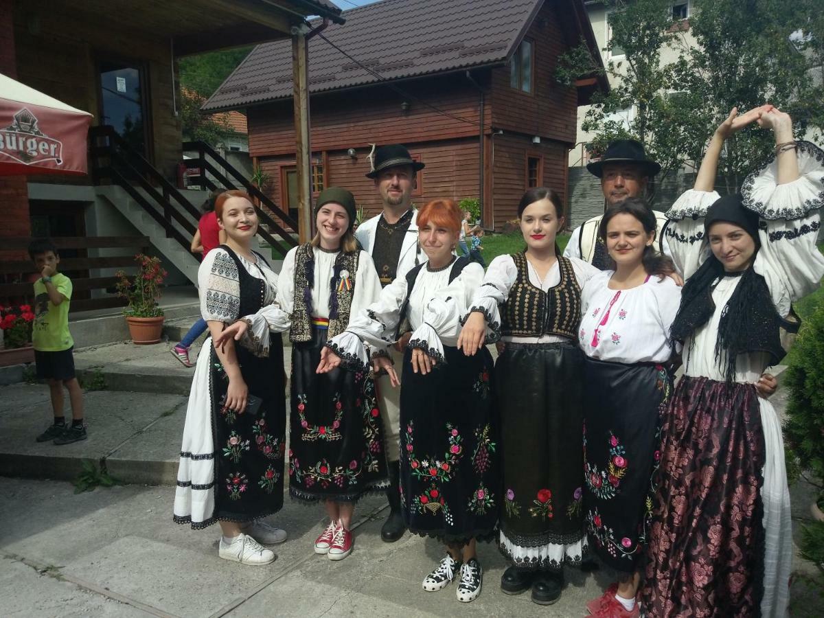 Pensiunea Carmen Bucium  Exteriör bild