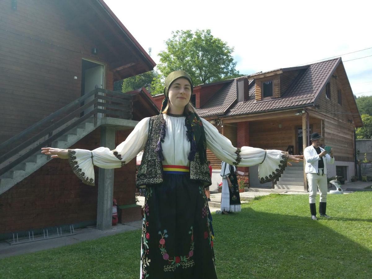 Pensiunea Carmen Bucium  Exteriör bild